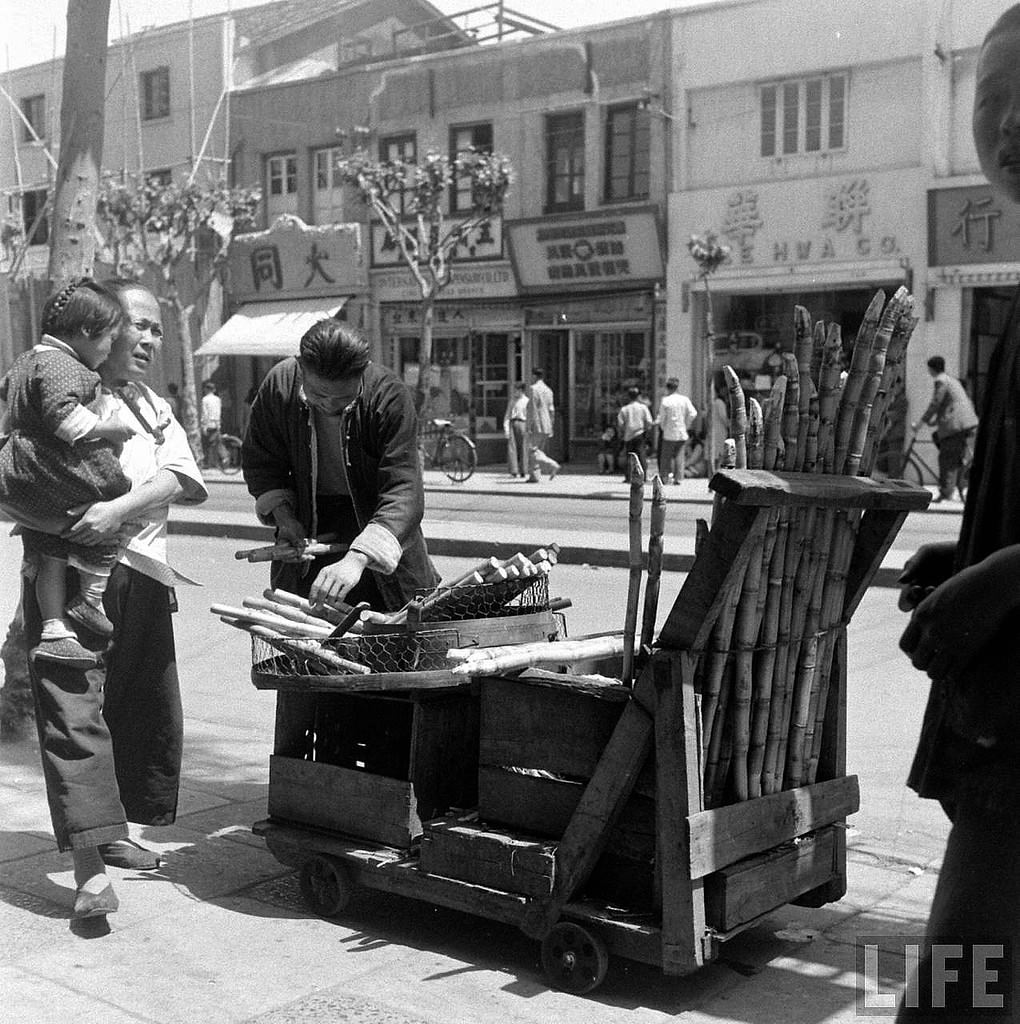 China's Last Days: Fascinating Photos of Life in Shanghai from 1947-1949 by Jack Birns