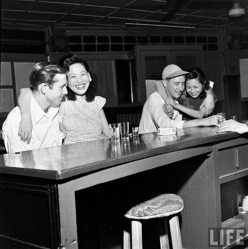 China's Last Days: Fascinating Photos of Life in Shanghai from 1947-1949 by Jack Birns