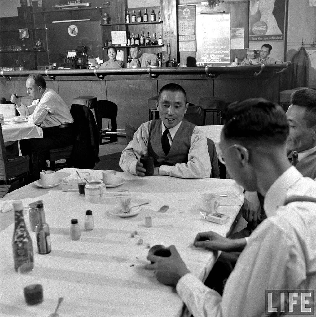 China's Last Days: Fascinating Photos of Life in Shanghai from 1947-1949 by Jack Birns