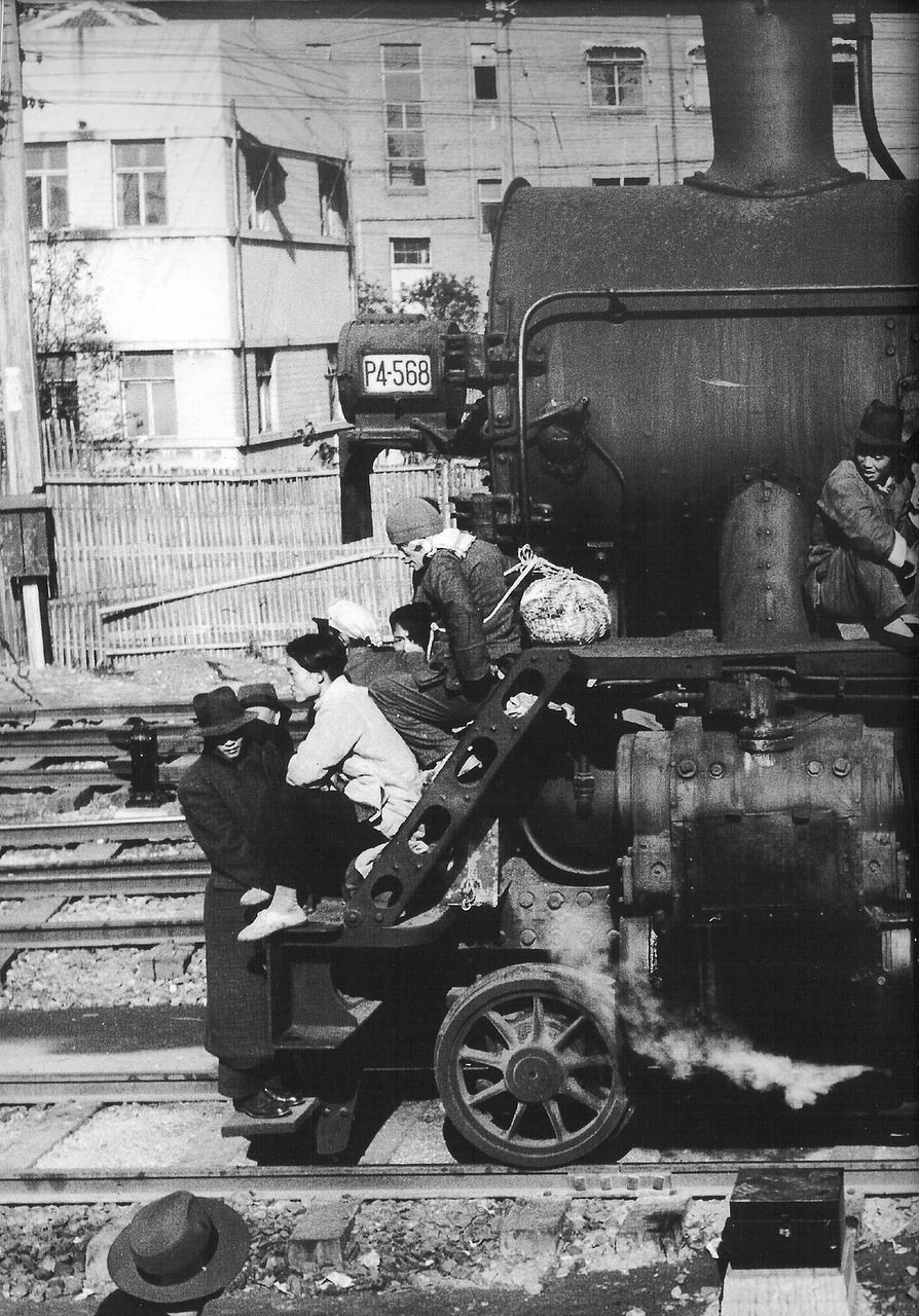 China's Last Days: Fascinating Photos of Life in Shanghai from 1947-1949 by Jack Birns