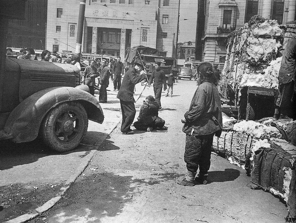 China's Last Days: Fascinating Photos of Life in Shanghai from 1947-1949 by Jack Birns