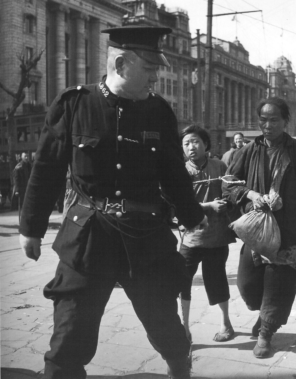 China's Last Days: Fascinating Photos of Life in Shanghai from 1947-1949 by Jack Birns