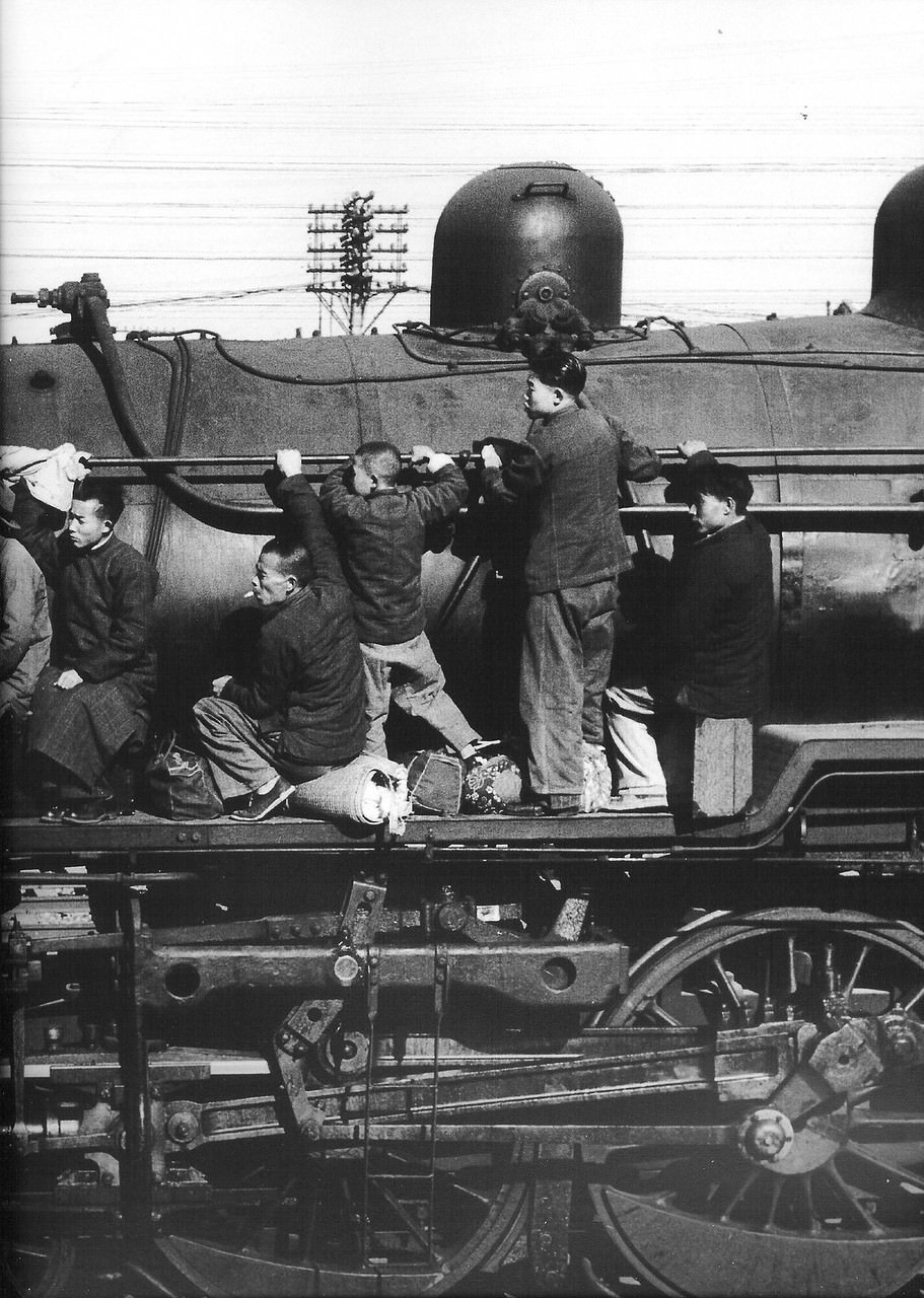 China's Last Days: Fascinating Photos of Life in Shanghai from 1947-1949 by Jack Birns