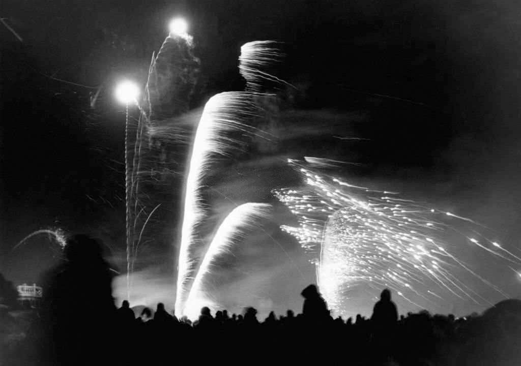 Public display of fireworks at Walton Hall Park, 5th November 1988.