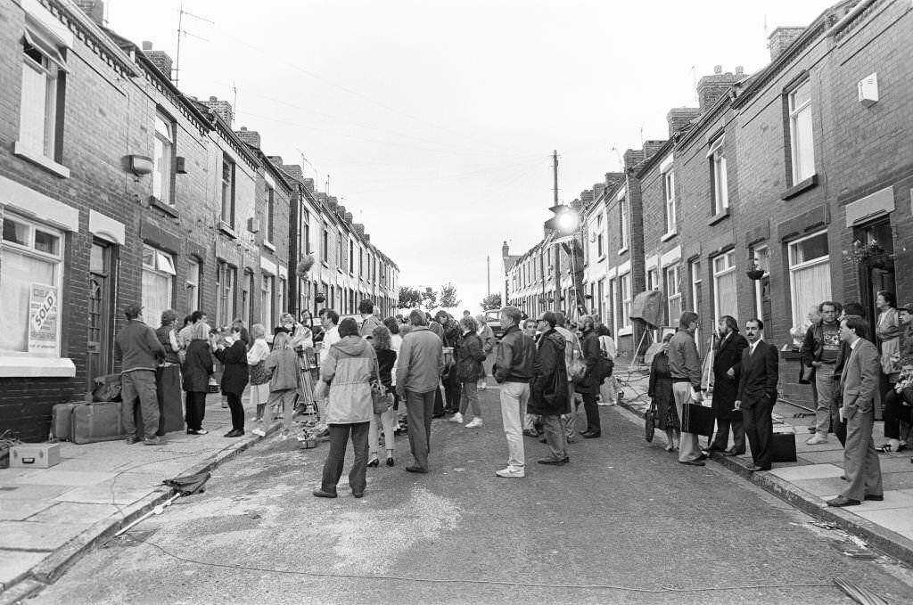 The BBC in Elswick Street, Dingle filming the hit comedy "Bread" 11th July 1987.