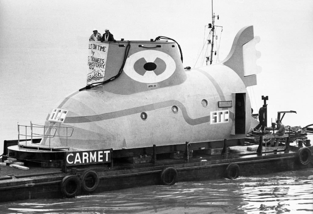 Yellow Submarine construction, Liverpool, 1984