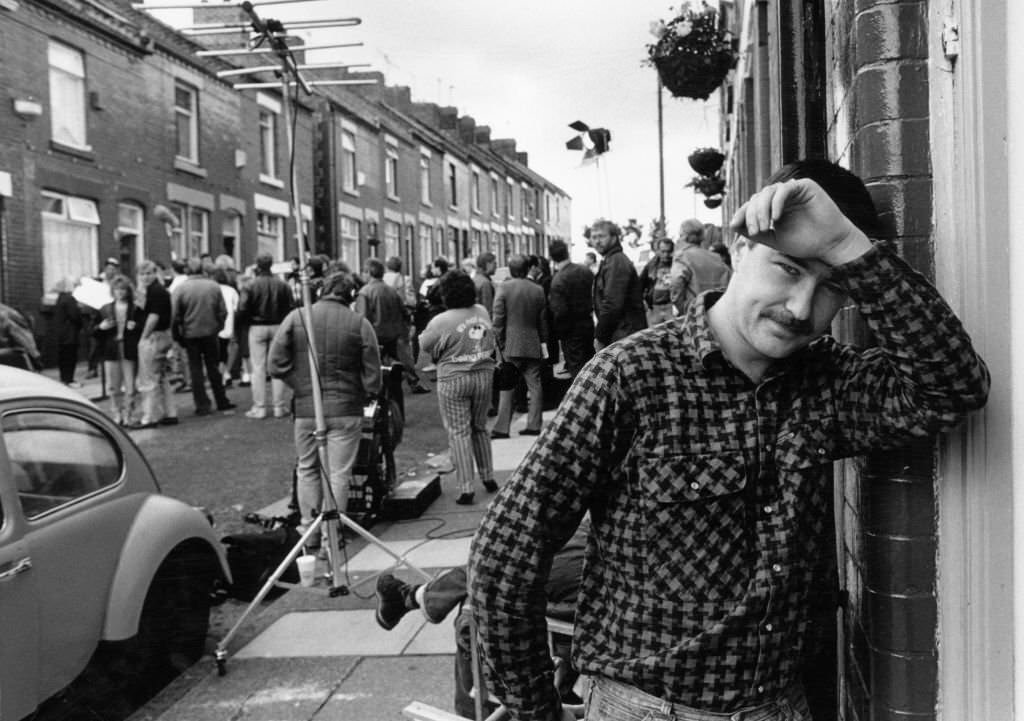 Noisy Neighbours, 1988