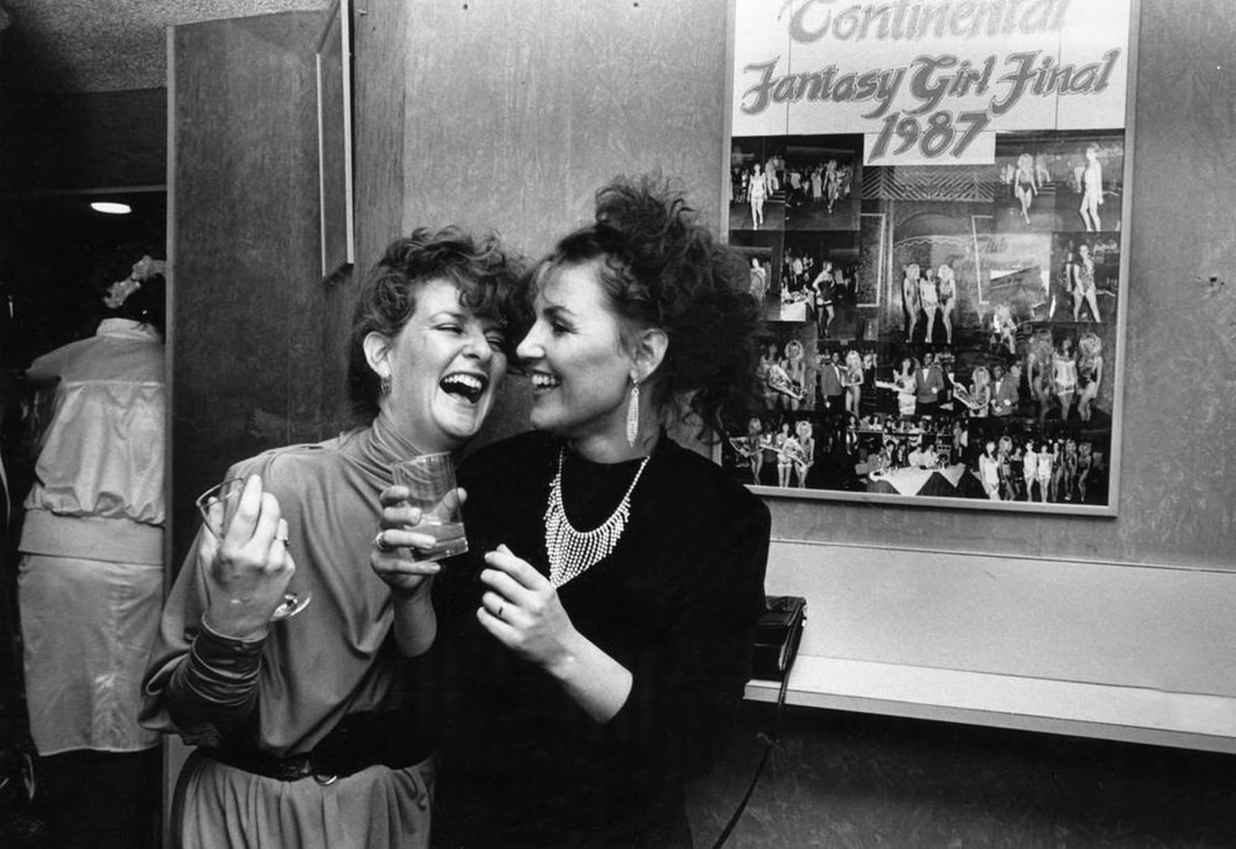 Giggles and a good time at Liverpool's Club Continental, 25th February 1988