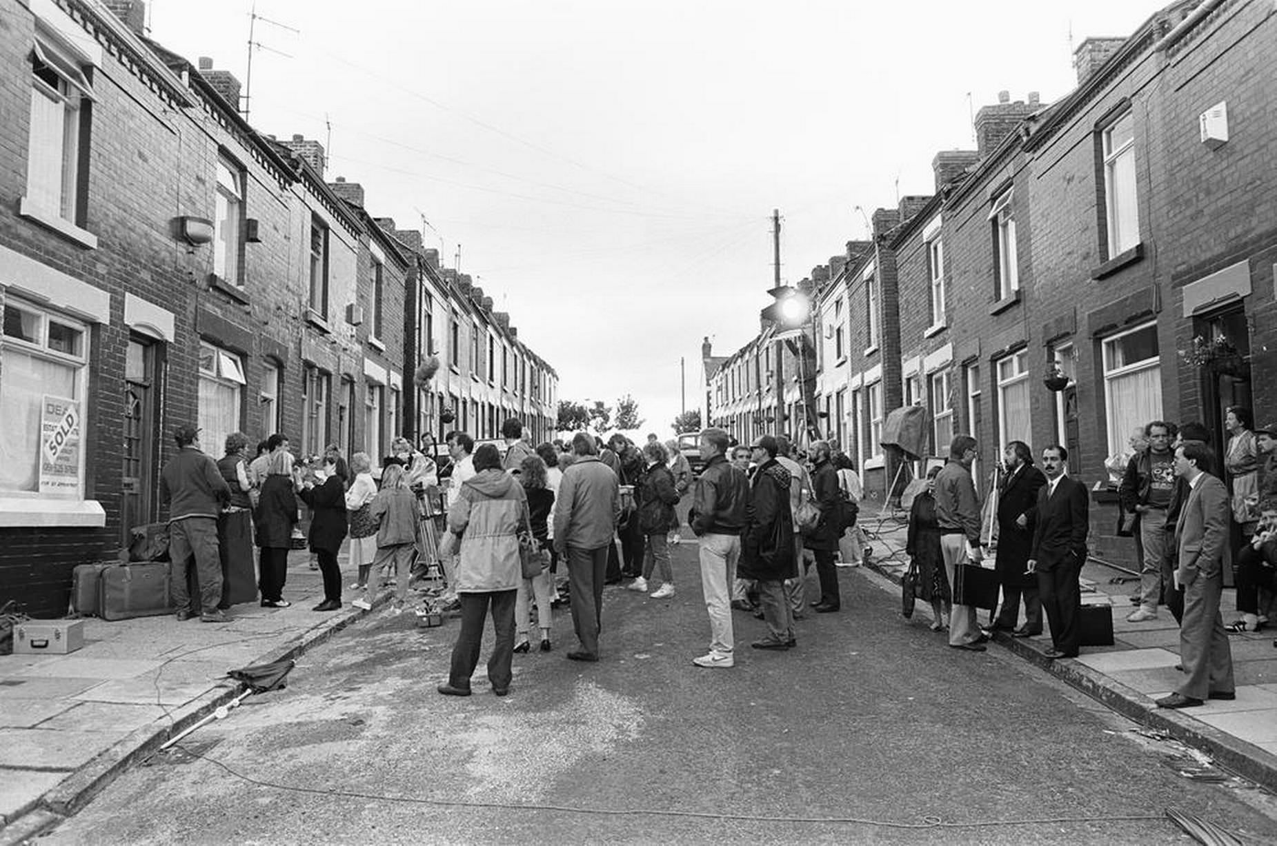 The BBC in Elswick Street, Dingle filming the hit comedy "Bread" 11th July 1987