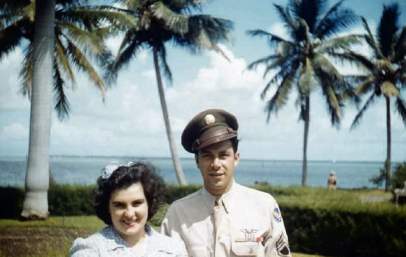 Beautiful Vintage Photos of Lovely Couples from the 1940s