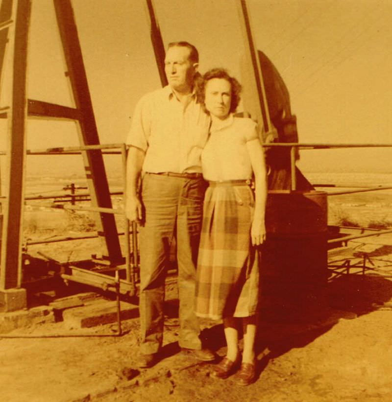 Beautiful Vintage Photos of Lovely Couples from the 1940s