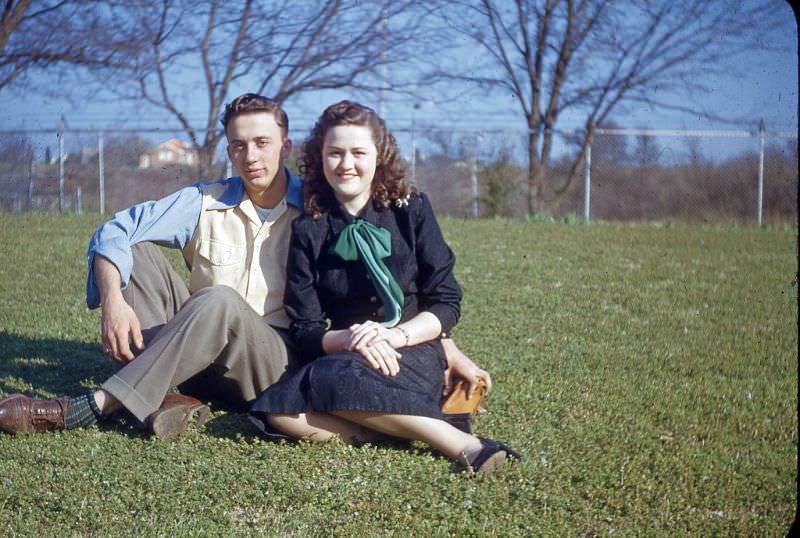 Beautiful Vintage Photos of Lovely Couples from the 1940s