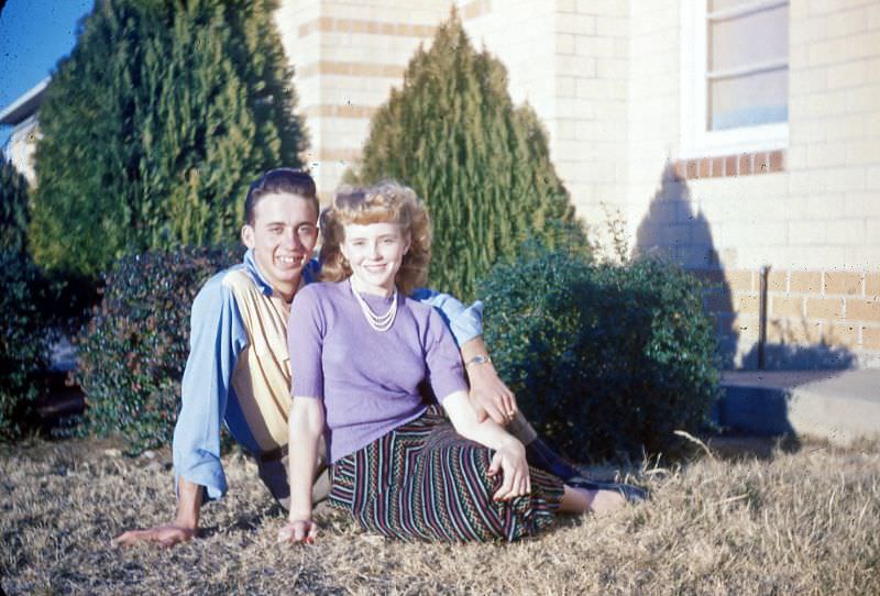 Beautiful Vintage Photos of Lovely Couples from the 1940s