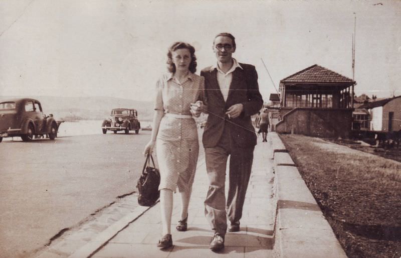 Beautiful Vintage Photos of Lovely Couples from the 1940s