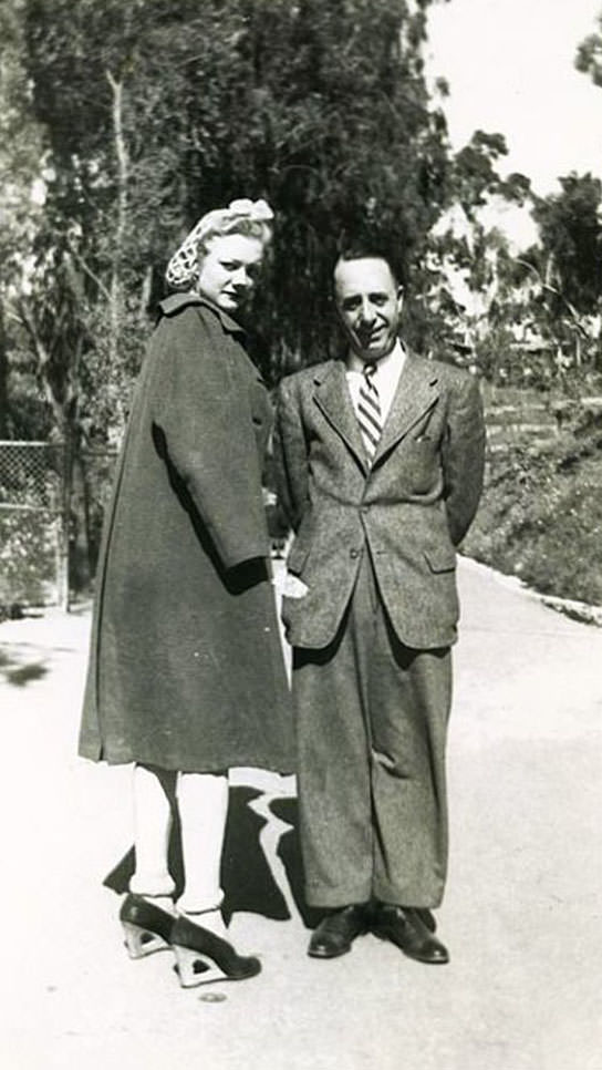 Beautiful Vintage Photos of Lovely Couples from the 1940s