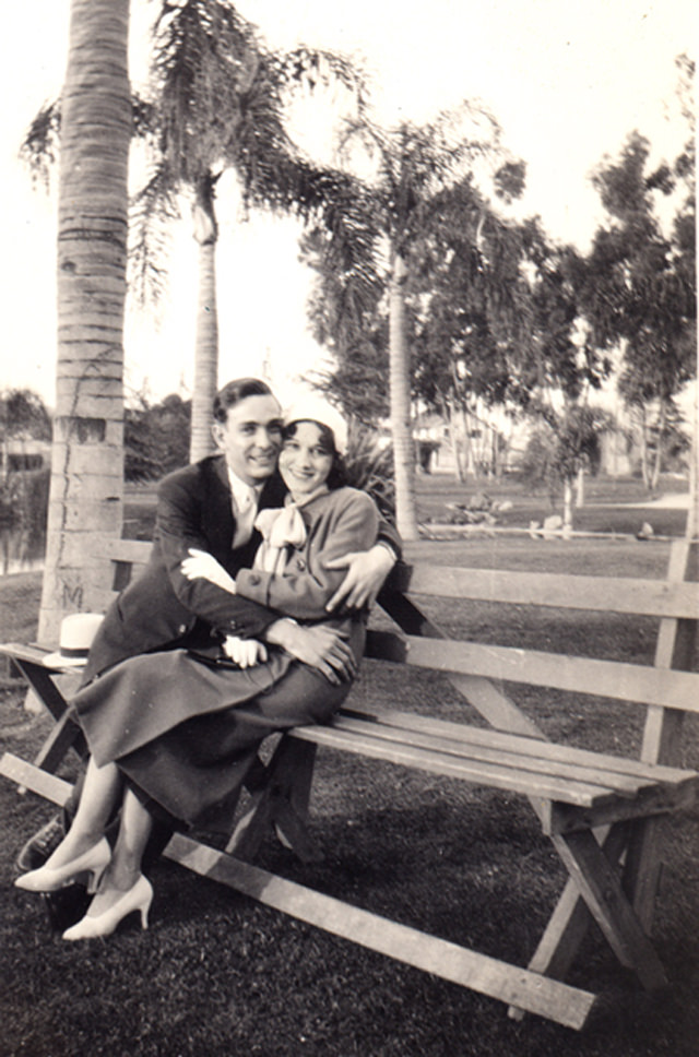 Beautiful Vintage Photos of Lovely Couples from the 1940s