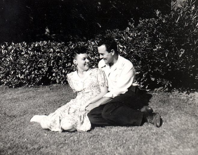 Beautiful Vintage Photos of Lovely Couples from the 1940s