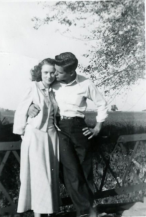 Beautiful Vintage Photos of Lovely Couples from the 1940s