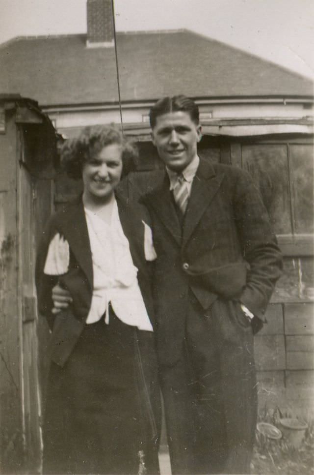 Beautiful Vintage Photos of Lovely Couples from the 1940s