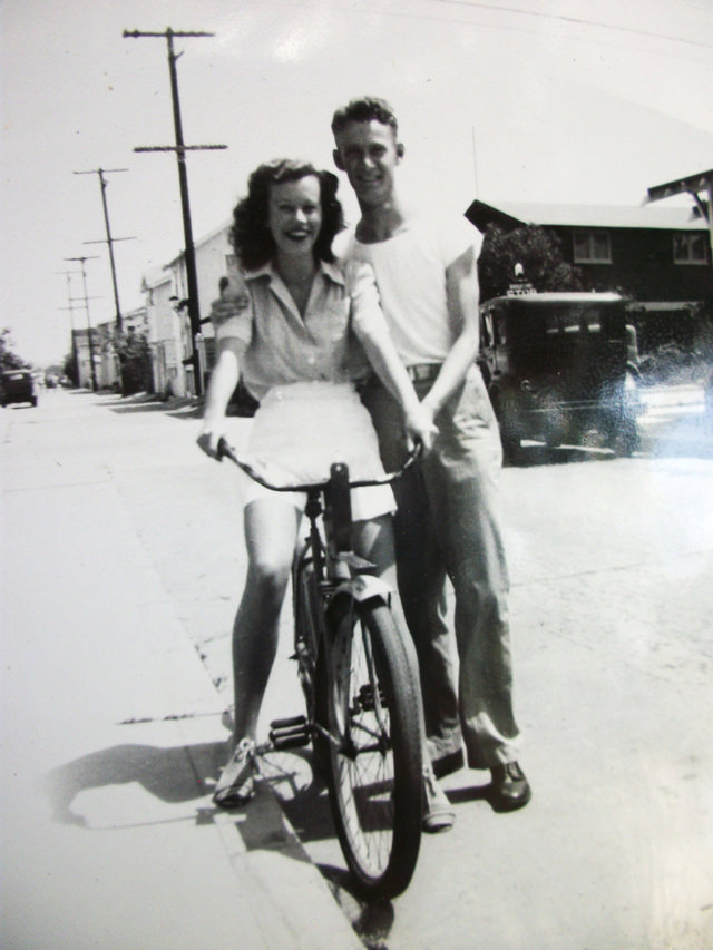 Beautiful Vintage Photos of Lovely Couples from the 1940s