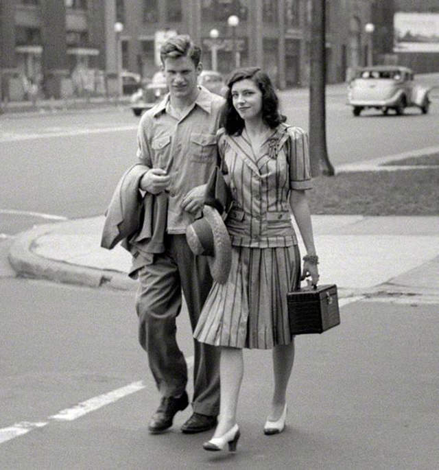 Beautiful Vintage Photos of Lovely Couples from the 1940s