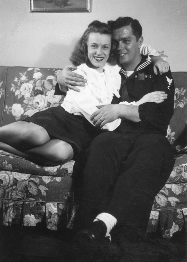 Beautiful Vintage Photos of Lovely Couples from the 1940s