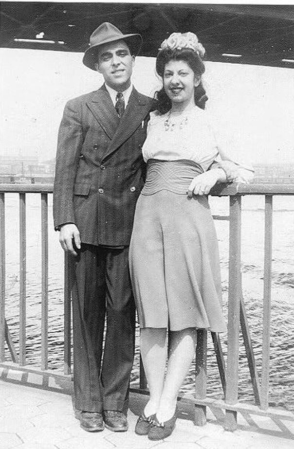 Beautiful Vintage Photos of Lovely Couples from the 1940s