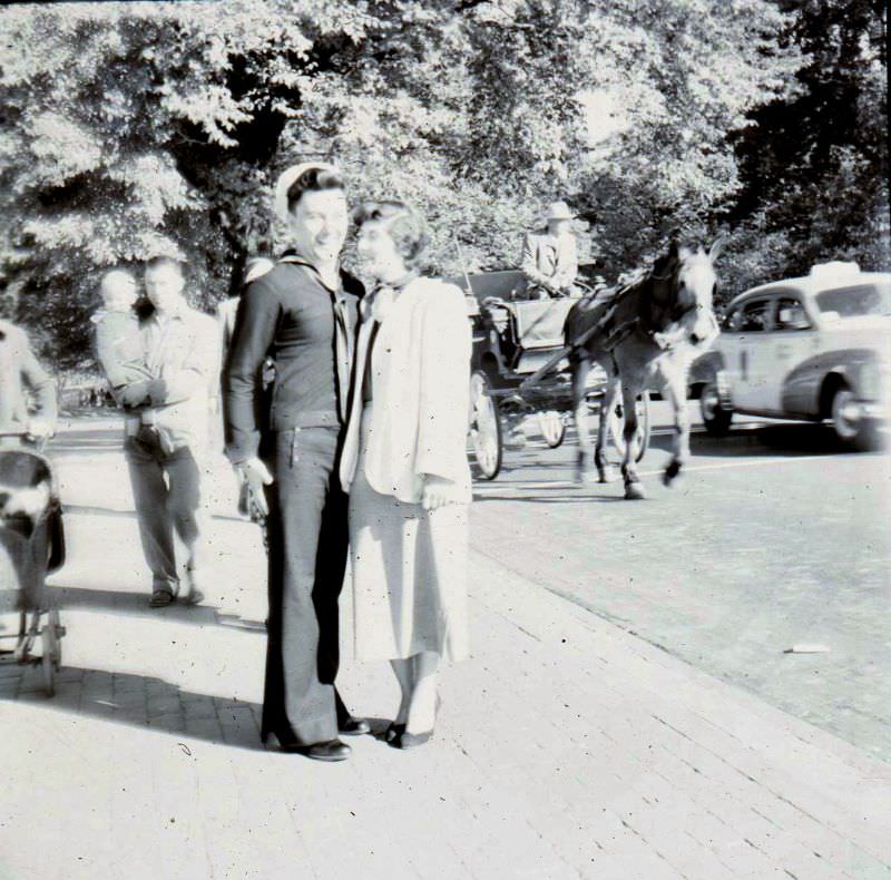 Beautiful Vintage Photos of Lovely Couples from the 1940s