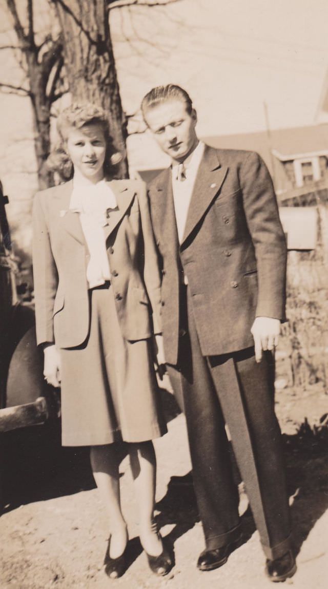 Beautiful Vintage Photos of Lovely Couples from the 1940s