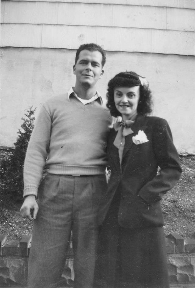 Beautiful Vintage Photos of Lovely Couples from the 1940s