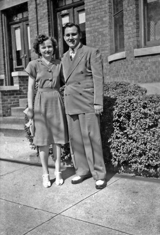 Beautiful Vintage Photos of Lovely Couples from the 1940s