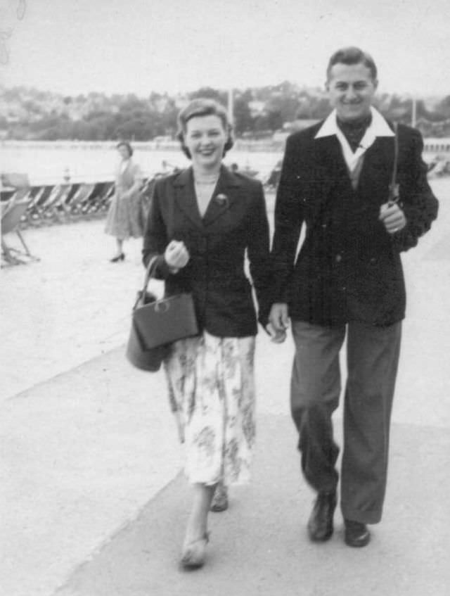 Beautiful Vintage Photos of Lovely Couples from the 1940s