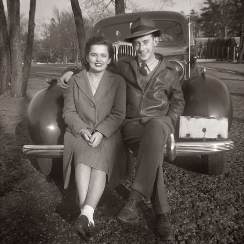 Beautiful Vintage Photos of Lovely Couples from the 1940s