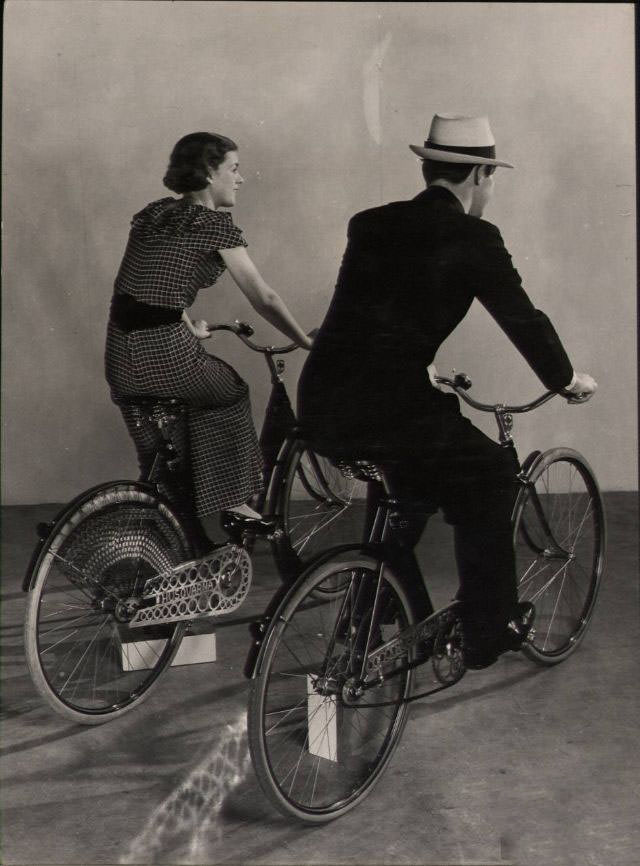 Beautiful Vintage Photos of Lovely Couples from the 1940s