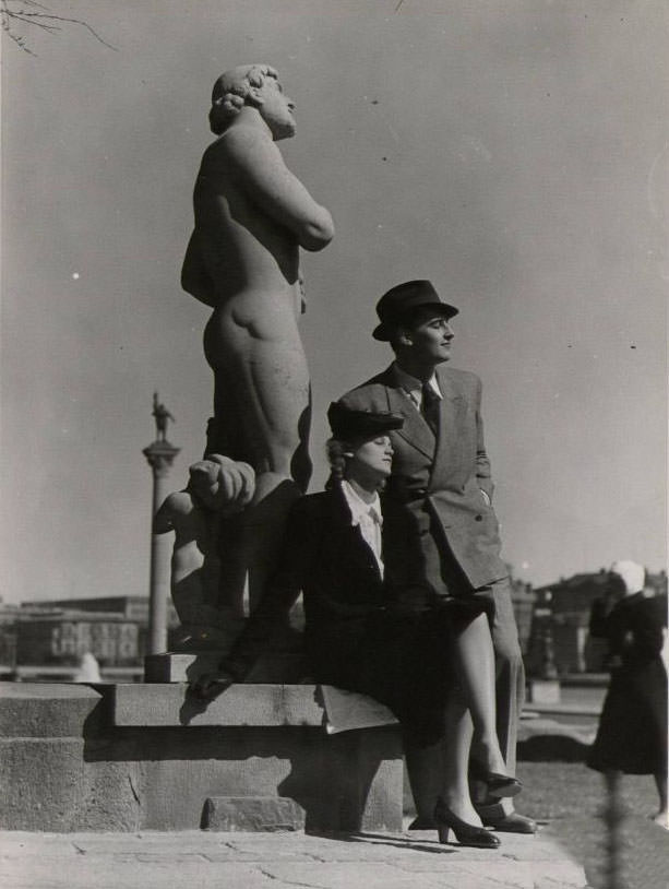 Beautiful Vintage Photos of Lovely Couples from the 1940s