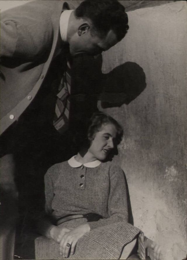 Beautiful Vintage Photos of Lovely Couples from the 1940s