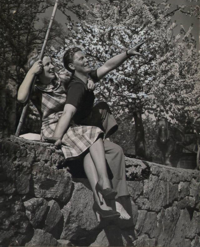 Beautiful Vintage Photos of Lovely Couples from the 1940s