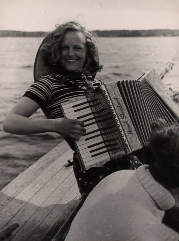 Beautiful Vintage Photos of Lovely Couples from the 1940s