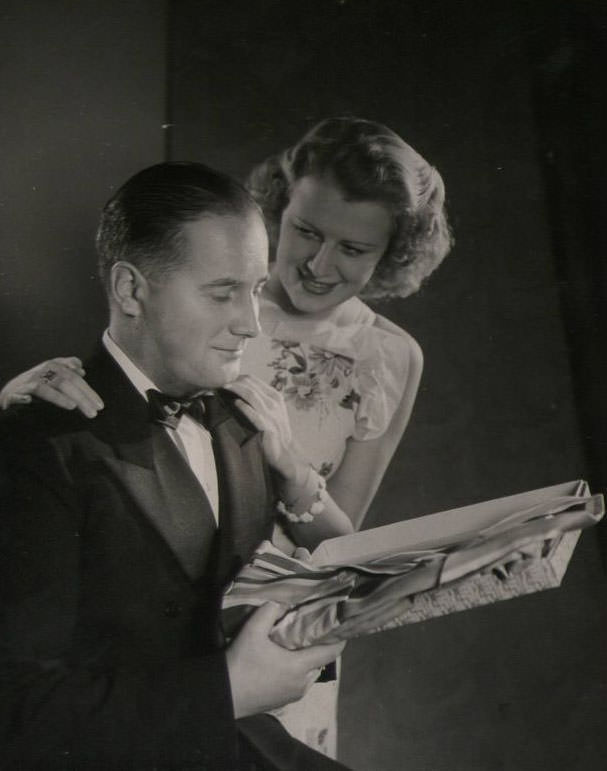 Beautiful Vintage Photos of Lovely Couples from the 1940s