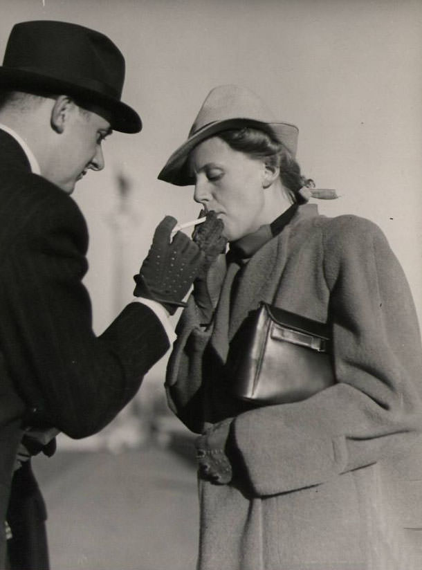 Beautiful Vintage Photos of Lovely Couples from the 1940s