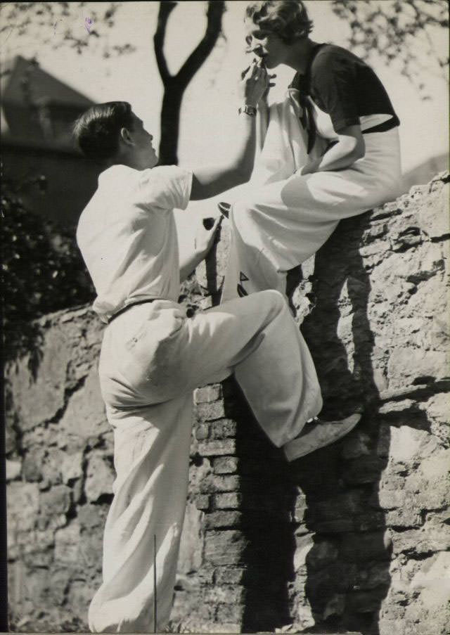 Beautiful Vintage Photos of Lovely Couples from the 1940s