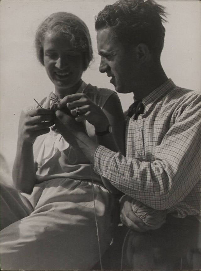 Beautiful Vintage Photos of Lovely Couples from the 1940s