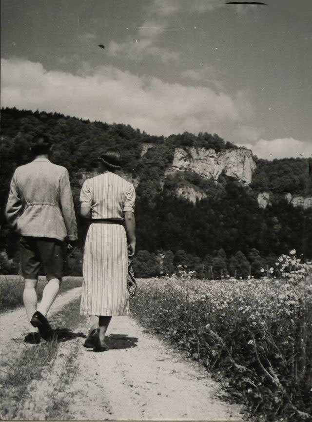 Beautiful Vintage Photos of Lovely Couples from the 1940s