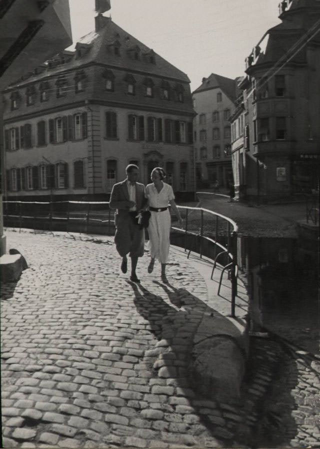 Beautiful Vintage Photos of Lovely Couples from the 1940s