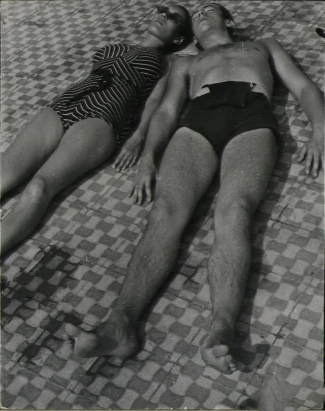 Beautiful Vintage Photos of Lovely Couples from the 1940s