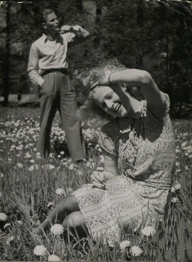 Beautiful Vintage Photos of Lovely Couples from the 1940s