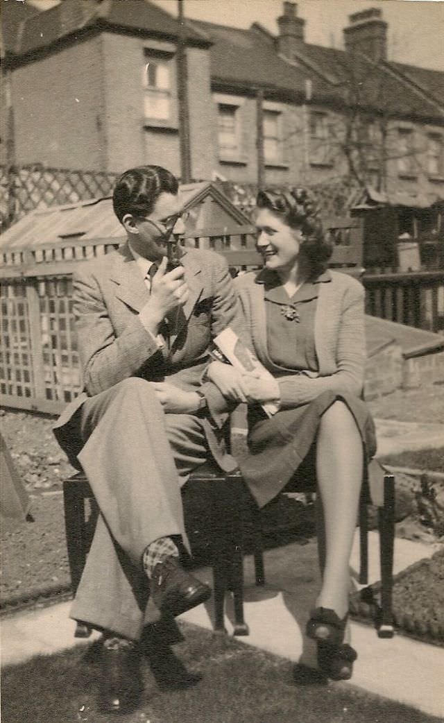 Beautiful Vintage Photos of Lovely Couples from the 1940s