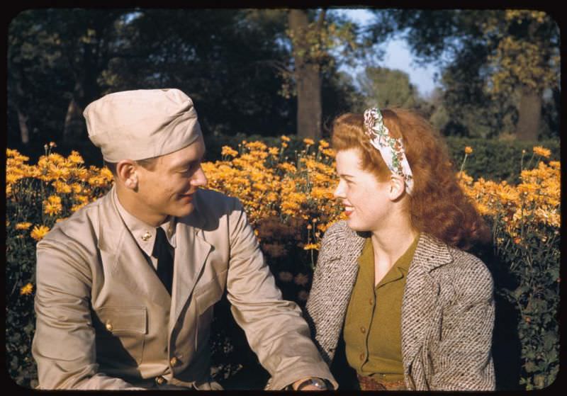 Beautiful Vintage Photos of Lovely Couples from the 1940s