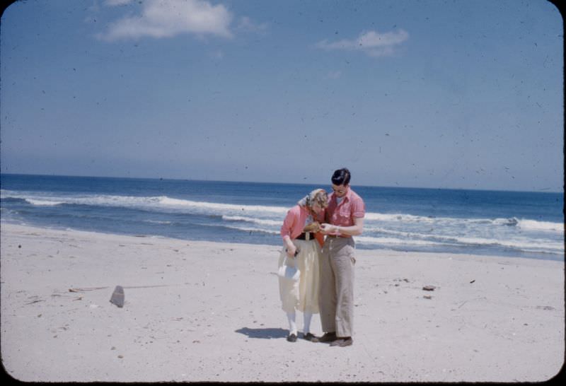 Beautiful Vintage Photos of Lovely Couples from the 1940s