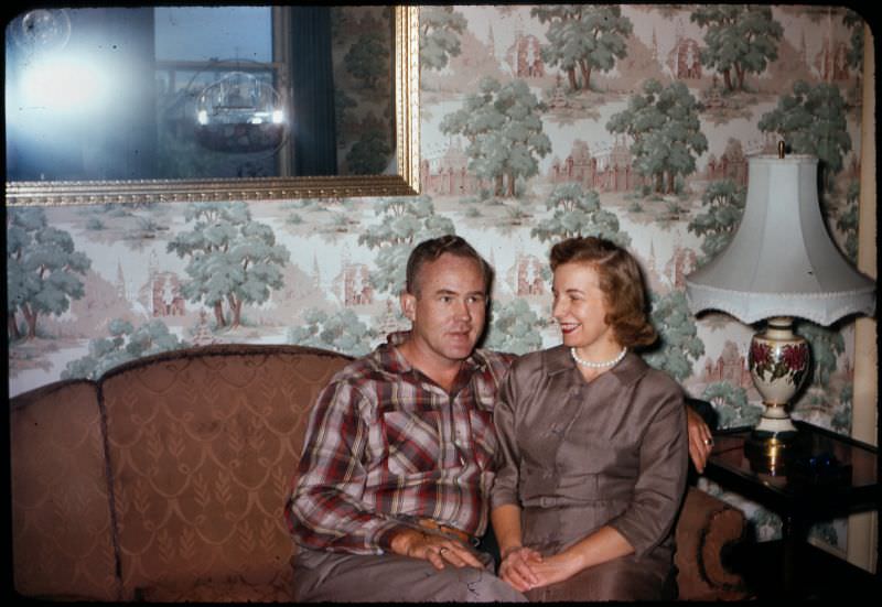 Beautiful Vintage Photos of Lovely Couples from the 1940s